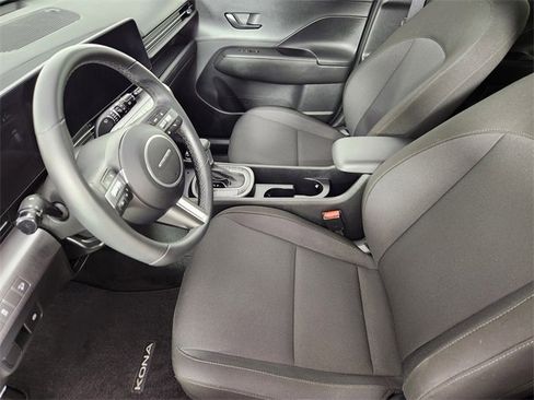 Certified 2025 Hyundai Kona SEL image 10
