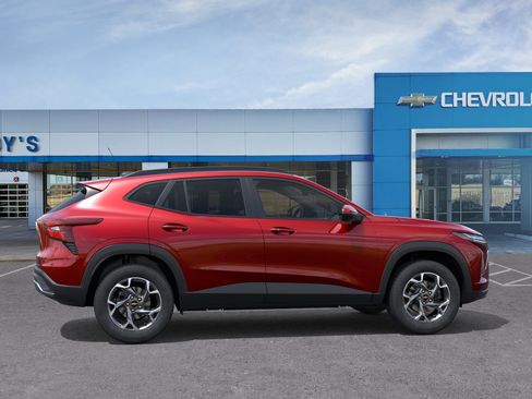 New 2026 Chevrolet Trax LT w/ LT Convenience Package FWD image 6