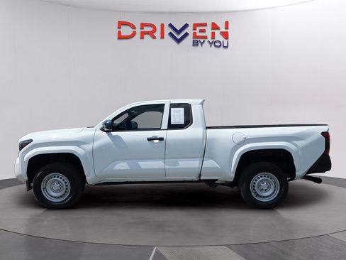 Used 2024 Toyota Tacoma SR image 2