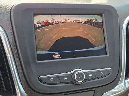 Used 2020 Chevrolet Equinox LT FWD image 19