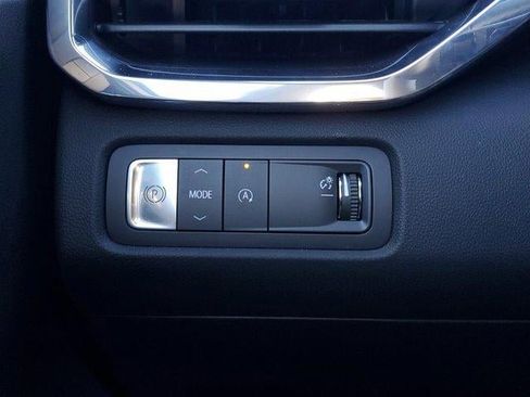 New 2025 GMC Acadia Elevation image 33