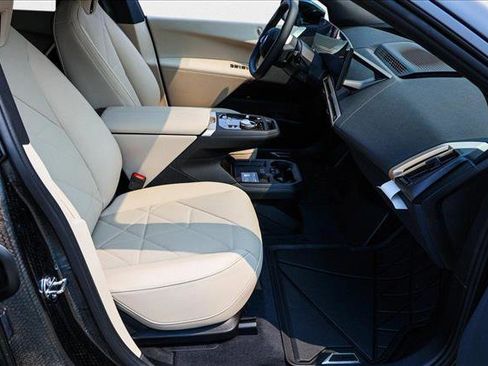 Used 2026 BMW iX xDrive60 image 26