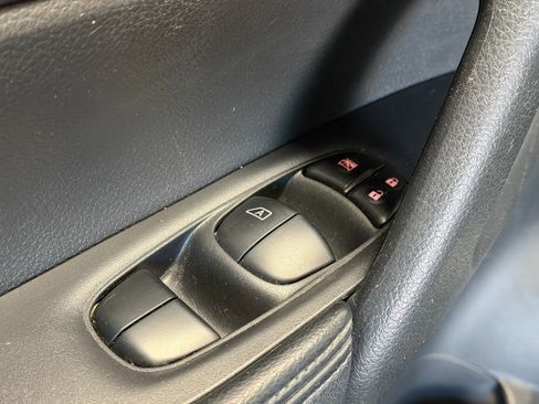 Used 2015 Nissan Rogue SV w/ SV Premium Package image 24