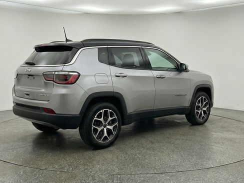 Used 2025 Jeep Compass Limited image 9