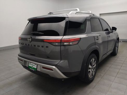 Used 2022 Nissan Pathfinder SL w/ SL Black Package FWD image 9