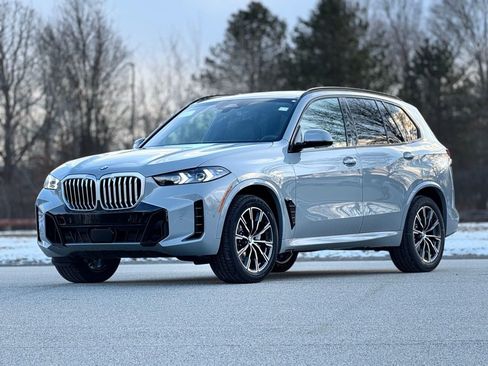 New 2026 BMW X5 xDrive40i w/ M Sport Package image 1