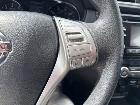 Used 2016 Nissan Rogue SV FWD image 31