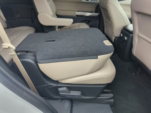 Used 2022 Ford Explorer Limited AWD/4WD image 26