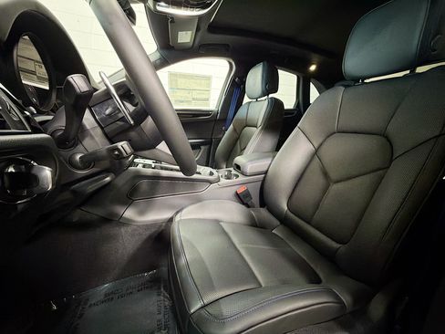 Certified 2026 Porsche Macan S AWD/4WD image 5