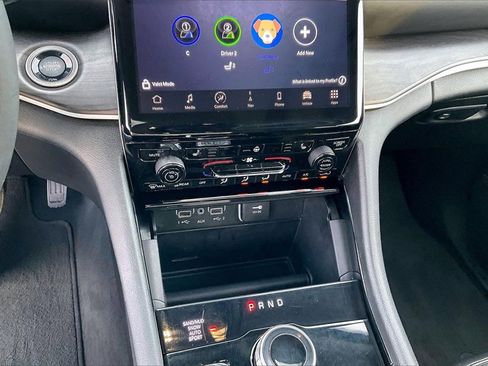 Used 2023 Jeep Grand Cherokee L Limited w/ Black Appearance Package image 33