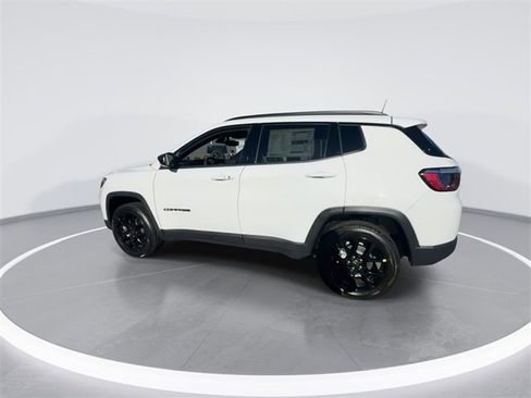 New 2026 Jeep Compass Latitude image 6