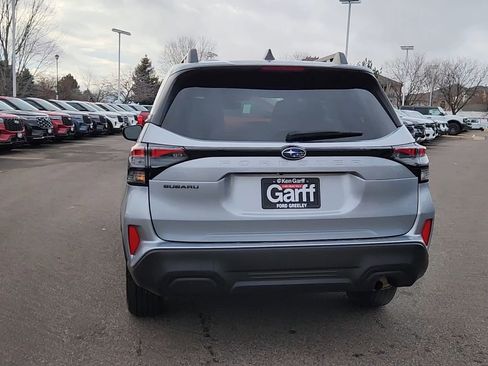 Used 2025 Subaru Forester Premium image 9