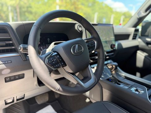 Used 2024 Lexus GX 550 w/ Cold Area Package AWD/4WD image 26