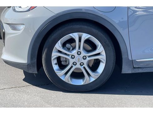 Used 2021 Chevrolet Bolt LT FWD image 10