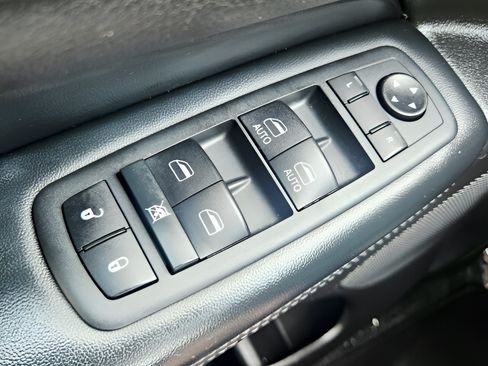Used 2020 Jeep Grand Cherokee Altitude RWD image 12
