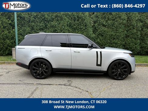 Used 2023 Land Rover Range Rover SE image 6
