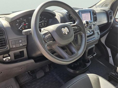 Used 2025 RAM ProMaster 2500 w/ Convenience Group FWD image 11