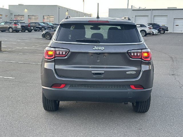 Used 2018 Jeep Compass Latitude w/ Popular Equipment Group FWD image 7