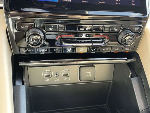 New 2025 Jeep Grand Cherokee L Limited w/ Black Appearance Package image 20