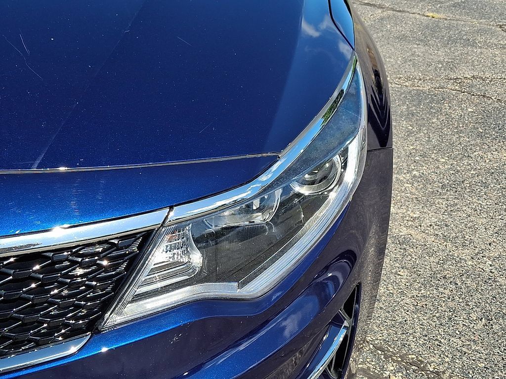 Used 2018 Kia Optima LX w/ 17" Alloy Wheels Package FWD image 11