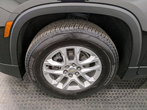 Used 2022 Chevrolet Traverse LS image 7