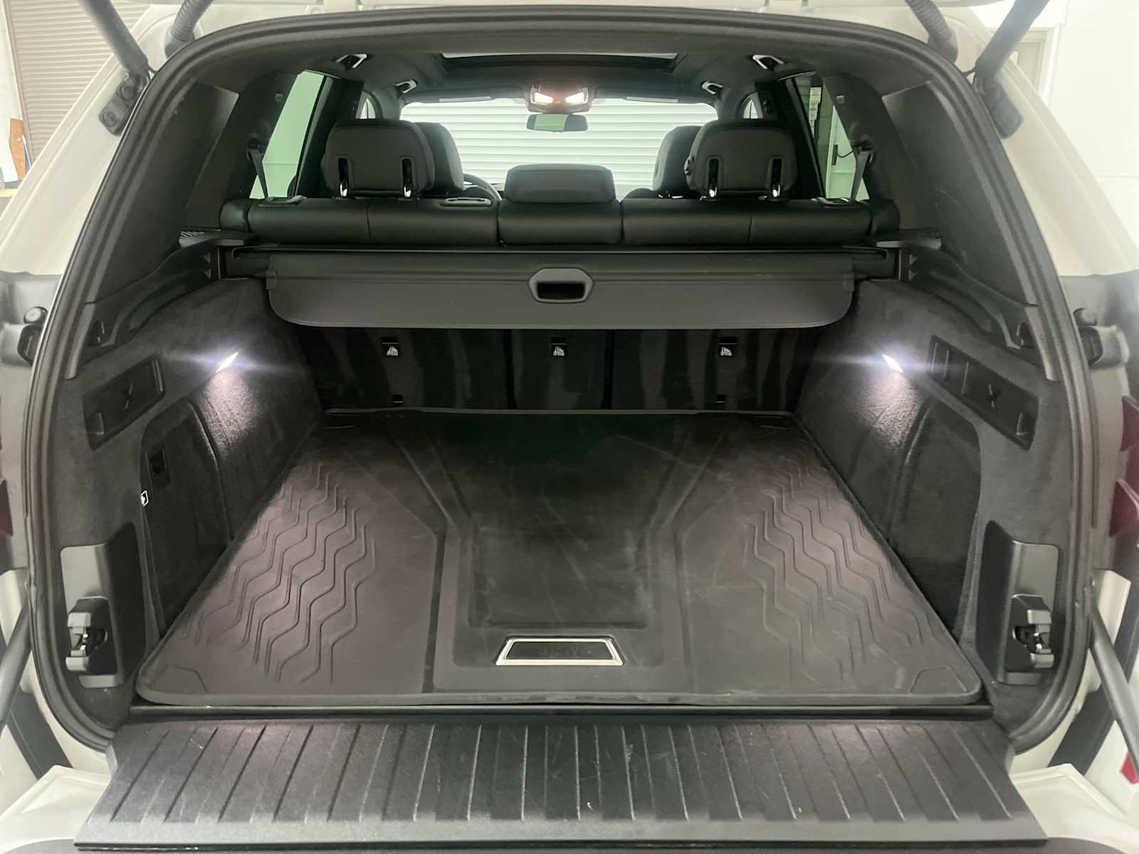 Used 2025 BMW X5 xDrive40i w/ M Sport Package AWD/4WD image 27