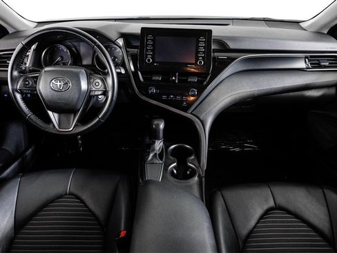 Used 2021 Toyota Camry SE image 10