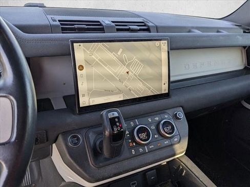 Used 2022 Land Rover Defender 110 image 12