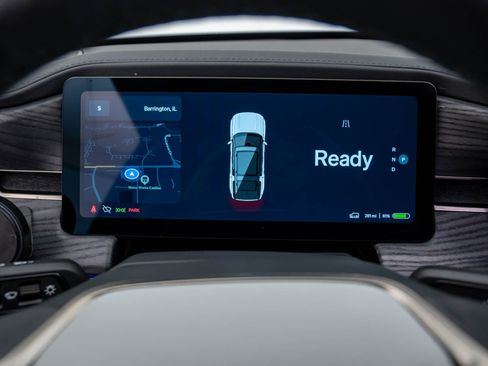 Used 2024 Rivian R1S Adventure image 32