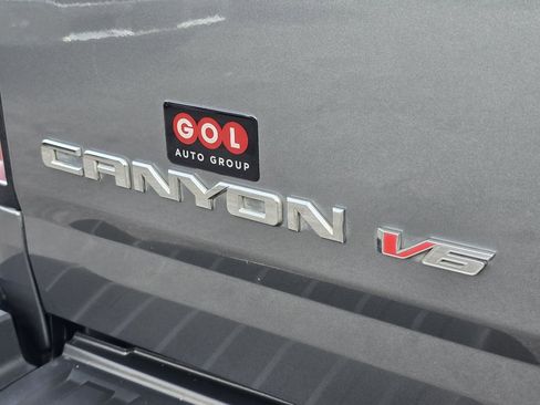 Used 2018 GMC Canyon SLE image 9