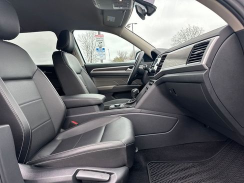 Used 2023 Volkswagen Atlas SE image 16