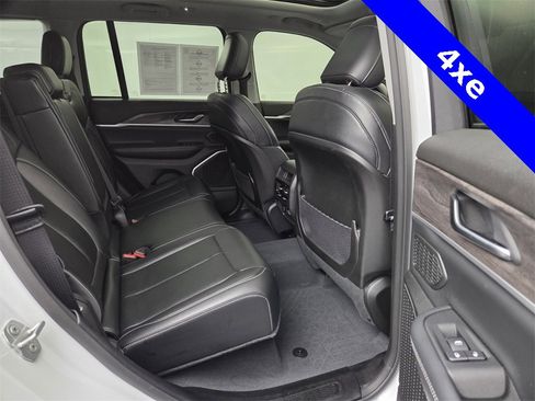 Used 2023 Jeep Grand Cherokee 4WD 4xe image 23