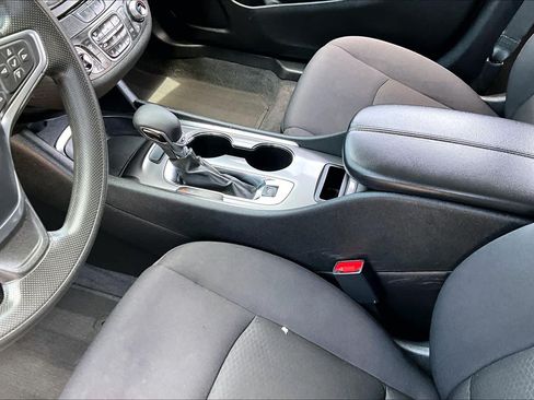 Used 2023 Chevrolet Malibu LT FWD image 16