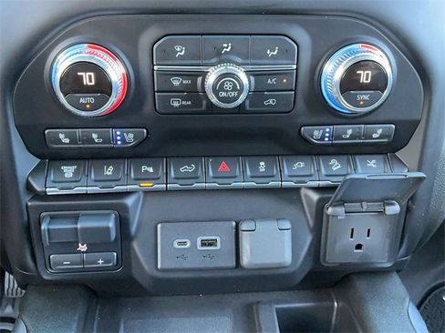 Used 2023 GMC Sierra 2500 Denali w/ Denali Black Diamond Edition image 26