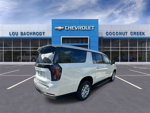 New 2026 Chevrolet Suburban LS image 8