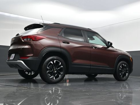 Certified 2023 Chevrolet TrailBlazer LT FWD image 40