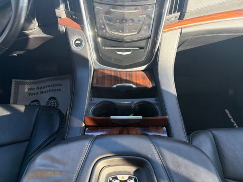 Used 2015 Cadillac Escalade Luxury RWD image 16