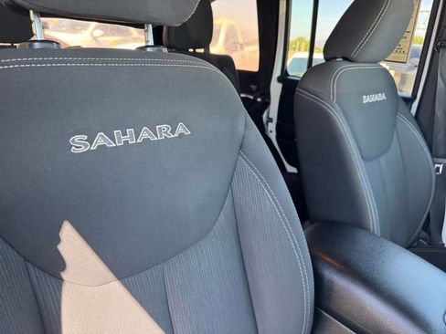 Used 2016 Jeep Wrangler Unlimited Sahara w/ Connectivity Group AWD/4WD image 7