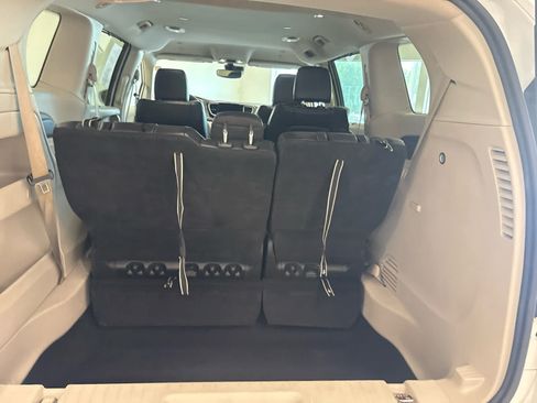 Used 2022 Chrysler Pacifica Touring-L FWD image 8
