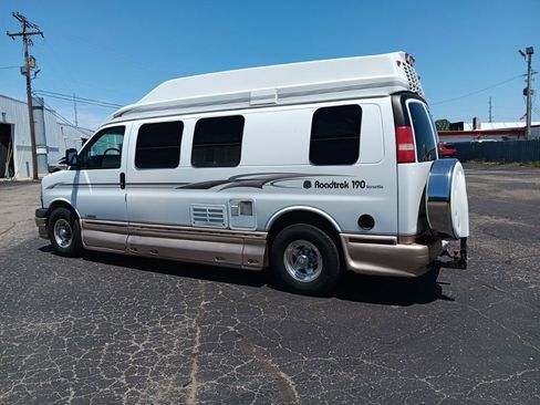 Used 2004 Chevrolet Express 3500 Extended RWD image 9