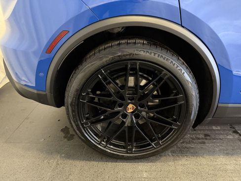 New 2026 Porsche Macan 4 Electric image 12