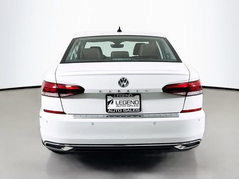Used 2022 Volkswagen Passat 2.0T FWD image 5