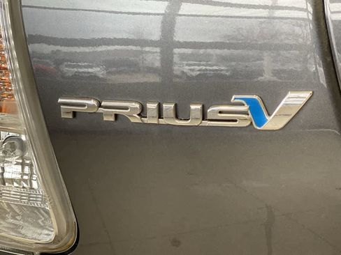 Used 2013 Toyota Prius V Five image 11