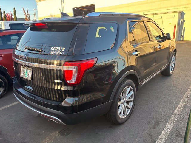 Used 2017 Ford Explorer Limited w/ Equipment Group 303A AWD/4WD image 2