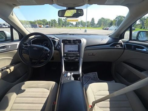 Certified 2020 Ford Fusion SE FWD image 18