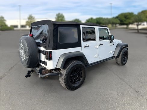 Used 2013 Jeep Wrangler Unlimited Sahara image 7