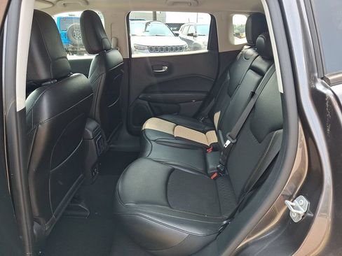 Used 2020 Jeep Compass Latitude w/ Popular Equipment Group AWD/4WD image 10