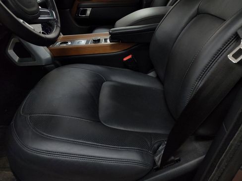 Used 2019 Land Rover Range Rover HSE image 12