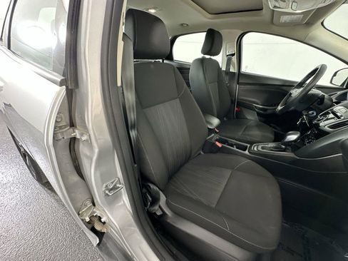 Used 2018 Ford Focus SEL w/ Cold Weather Package image 33