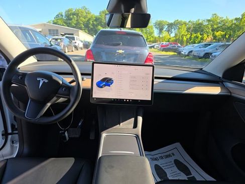 Used 2024 Tesla Model Y Long Range AWD/4WD image 7